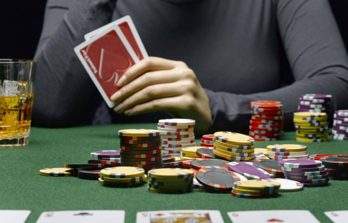 Kampus Poker - Positif dan Negatif